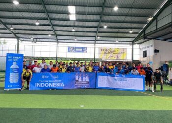 Para pemain bola bersama Pocari Sweat memberi dukungan untuk Timnas Indonesia di ajang Piala AFF 2022.