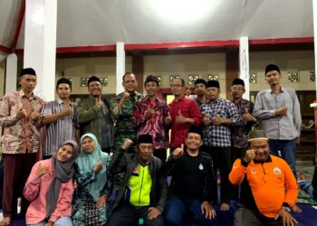 Acara ngopi bareng perangkat Desa Pucangsongo, Kecamatan Pakis, Kabupaten Malang bersama dan mahasiswa UIN Malang.