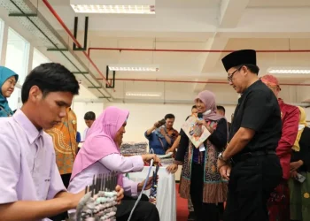Wali Kota Malang, Sutiaji, sapa disabilitas di Festival Mbois 7 yang berlangsung di MCC.