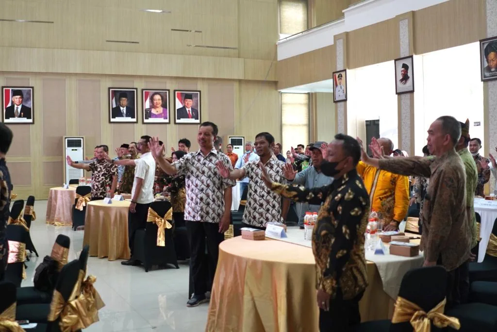 Para kepala desa di Kota Batu mencanangkan Desa Anti Korupsi. 