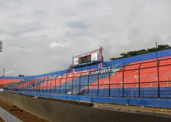 Pagar tribun Stadion Kanjuruhan.