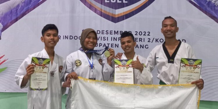 Empat mahasiswa Unikama berhasil sabet juara di Kejurprov Taekwondo Indonesia.