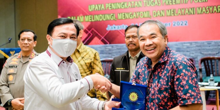 Dr Aqua Dwipayana saat menjadi pembicara di acara yang diselenggarakan Komisi Kepolisian Nasional (Kompolnas) pada Kamis, 24 November 2022 di Hotel Sultan Jalan Gatot Subroto, Jakarta.