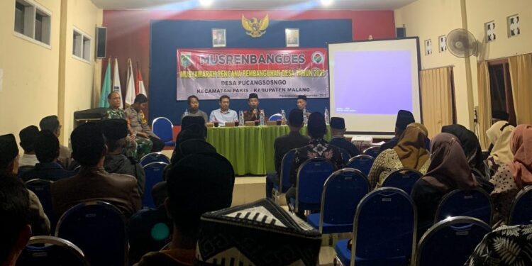 Acara Musrenbangdes yang diikuti oleh mahasiswa KKM 32 UIN Malang.