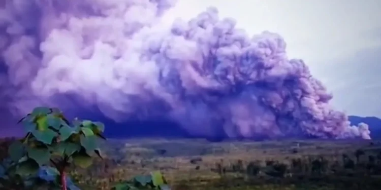 Gunung Semeru Erupsi lagi