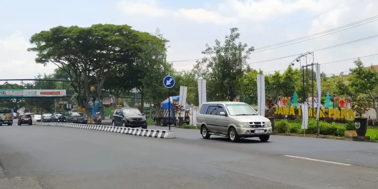 pembatas jalan di kota Batu bikin celaka