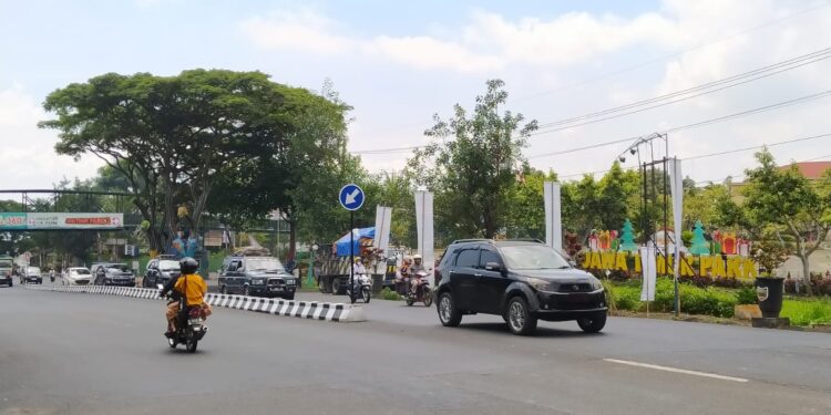 separator jalan di depan jalan Jatim Park 3