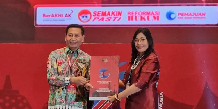 Pemkot Malang terima penghargaan