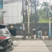 Tiang halangi zebra cross