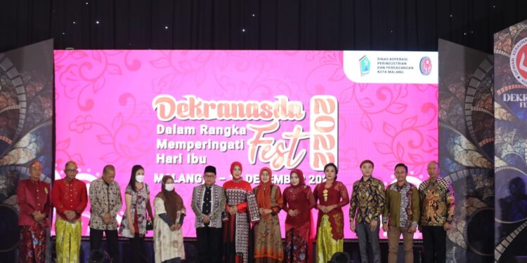Wali Kota Malang Sutiaji (tengah) bersama jajaran terkait dalam kegiatan Deskranasda Fest 2022. Foto / dok Pemkot Malang