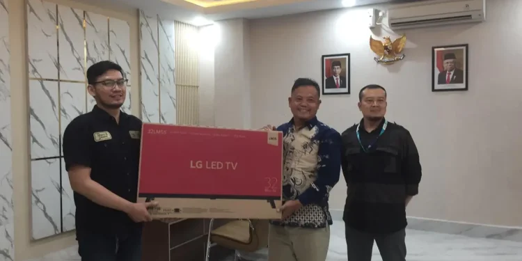 Doorprize utama Family Gathering Tugu Media Group diberikan oleh PT Pegadaian Kanwil XII Jatim.