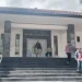 Suasana Ballroom Sanika Satyawada Polresta Malang Kota yang digunakan ruang pemeriksaan pelapor oleh Propam Polri pada 20 Desember 2022.