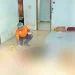 Petugas melakukan olah TKP kasus pembunuhan ibu dua anak di Ampelgading.