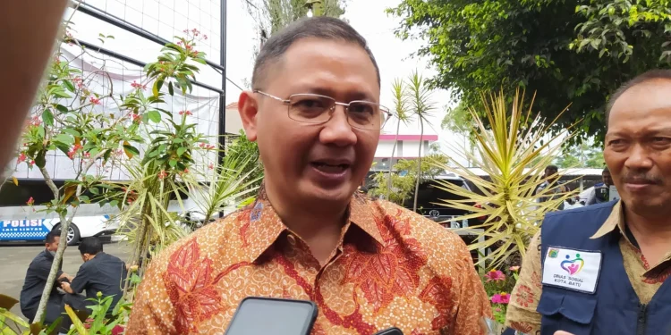 Pj Wali Kota Batu, Aries Agung Paewai.