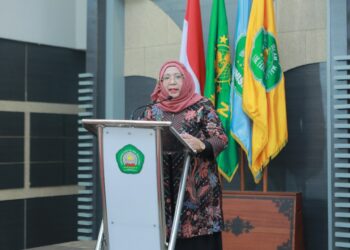 Nur Diana SE MSi, Dekan FEB Unisma, saat memberikan sambutan.