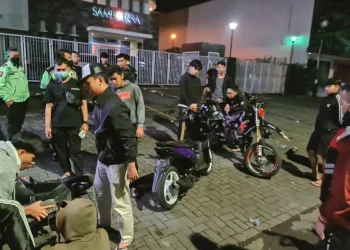 Razia pelaku balap liar Malang di Jalan Letjen S. Parman.