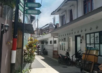 Sudut sudut gang Kampoeng Heritage Kajoetangan, Kota Malang yang tampak sepi pengunjung.