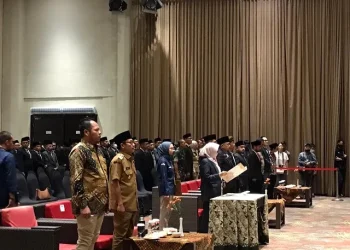 Wali Kota Malang, Sutiaji (depan dua dari kiri) saat menghadiri pelantikan PPS.