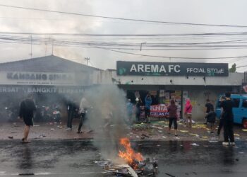 Kondisi Kantor Arema FC pasca demo yang berakhir ricuh.