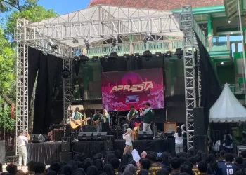 Suasana keseruan panggung Apresta SMAN 4 Malang.