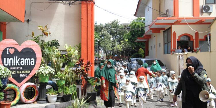 Keseruan siswa siswi TK Permata Iman 3 Malang berkunjung ke Unikama.