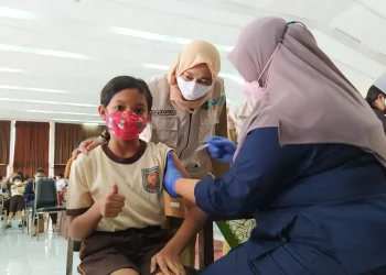 Ilustrasi imunisasi anak.