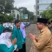Wakil Bupati Malang, Didik Gatot Subroto, saat melepas mahasiswa KSM Unisma.