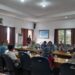 Suasana pertemuan keluarga korban Tragedi Kanjuruhan dengan Ketua DPRD Kabupaten Malang.