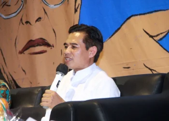 Pastor Paroki, Romo (Rm) Hendrikus Suwaji OCarm saat memaparkan materi di Haul Gus Dur ke-13.
