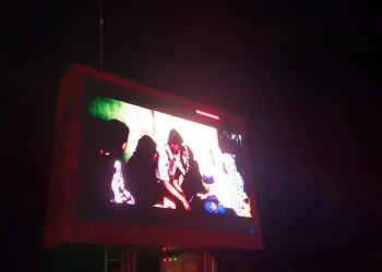Pemutaran trailer film The Last Message di halaman Stadion Kanjuruhan.