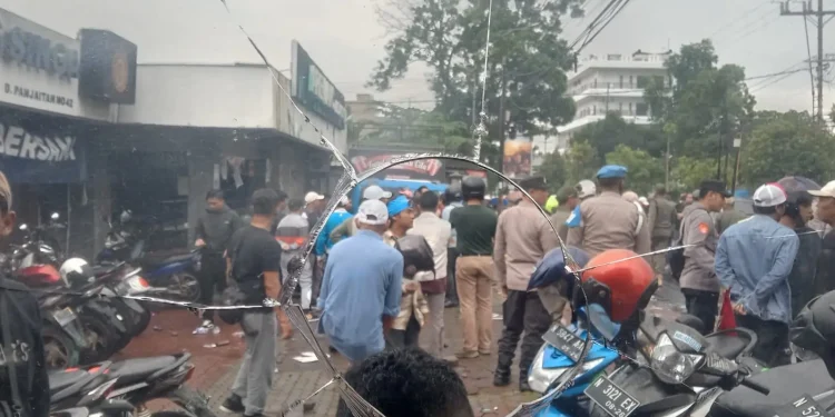 Kondisi Kantor Arema FC pasca demo yang berujung ricuh pada 29 Januari 2023.