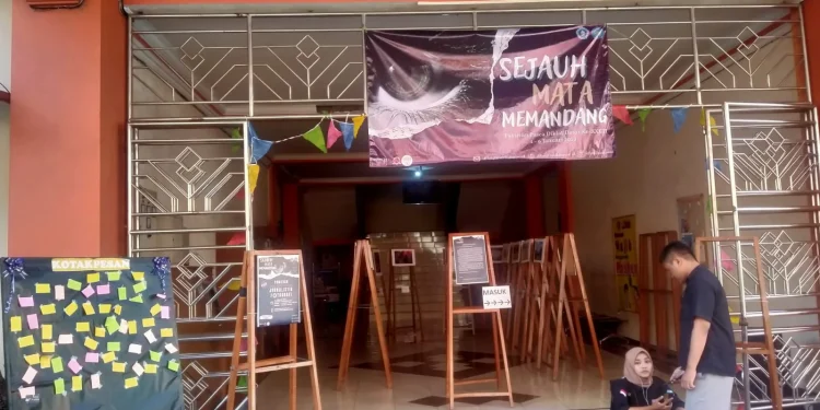 Pameran foto jurnalistik di Unikama