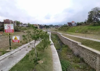 Penampakan sungai paron cegah banjir