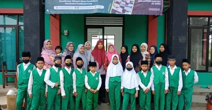 Para santri di Pesantren Rakyat Al-Amin