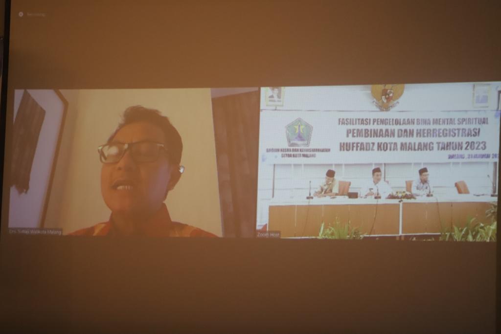 Wali Kota Malang Sutiaji (kiri) hadir secara daring