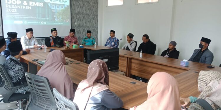 Pesantren Center Nusantara (PCN) mengadakan Pelatihan IJOP dan EMIS Pesantren pada Rabu (4/1/2023).