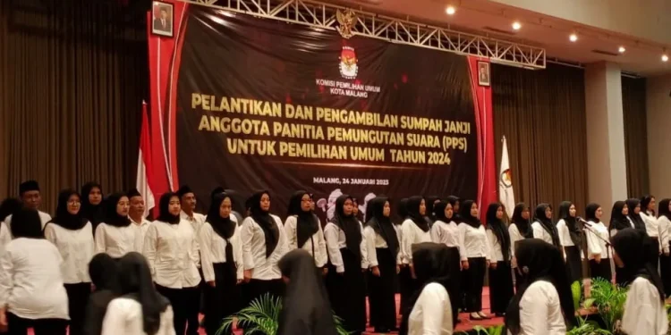 Pelantikan anggota Panitia Pemungutan Suara (PPS) KPU Kota Malang.