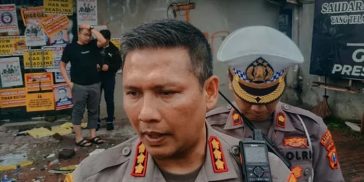 POlisi buru pelaku pelemparan kantor arema fc