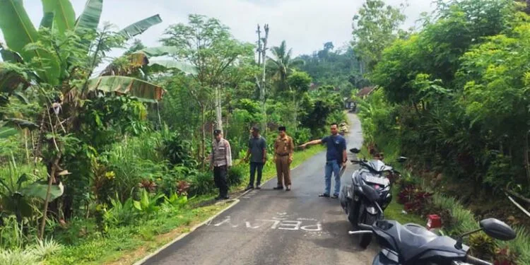 POlisi periksa TKP percobaan penculikan di Dampit.