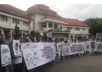 unjuk rasa protes pembakaran Alquran