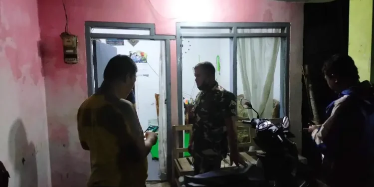 Petugas melakukan olah TKP perseteruan pemuda di Wagir.
