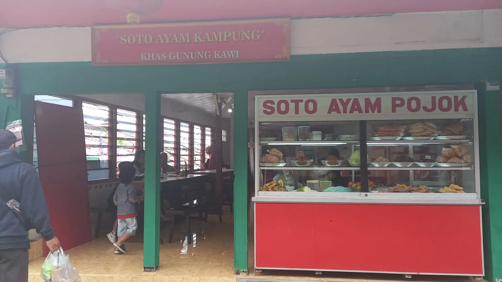 Soto Pojok yang melegenda selama 80 tahun di Gunung Kawi.