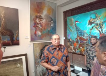 SBY mengunjungi Azam Gallery untuk mencari lukisan pelengkap Museum & Gallery SBY-Ani.