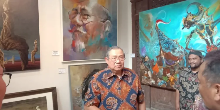SBY mengunjungi Azam Gallery untuk mencari lukisan pelengkap Museum & Gallery SBY-Ani.