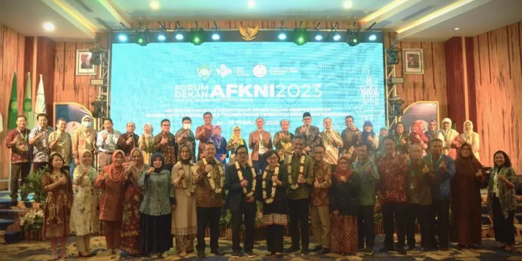 Jajaran dekan FK se-Indonesia mengikuti AFKNI 2023 yang diselenggarakan oleh FKIK UIN Malang.