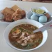 Semangkuk soto di Soto Pojok.