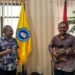 Dr Aqua berkesempatan menyaksikan Pieter memainkan gitar kesayangannya.