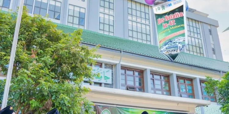 Pelepasan balon menandai dibukanya rangkaian Dies Natalies Unisma ke-42.