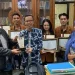 Mahasiswa FH Unikama berbagi pengalaman PKL di kantor Advokat.