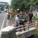 Kepala Dinas PUPR Kota Batu, Alfi Nurhidayat, bersama Pj Wali Kota Batu saat meninjau ruas Jalan Bromo - Semeru (Brosem) yang direncanakan akan dilebarkan karena menjadi satu titik langganan macet.